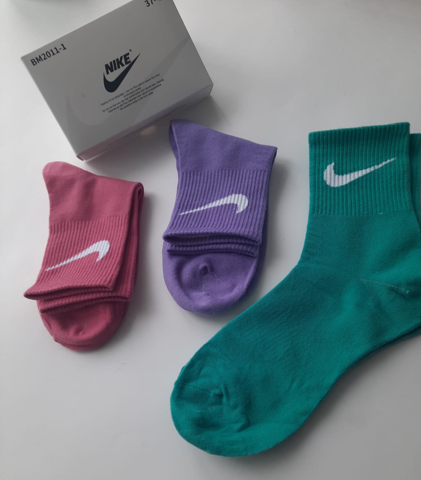 Комплект носков женских Nike BM2011-1 разноцветных 37-41, 3 пары