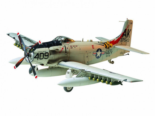 фото Сборная модель tamiya 1/48 skyraider u.s.navy 61058 ammo mig