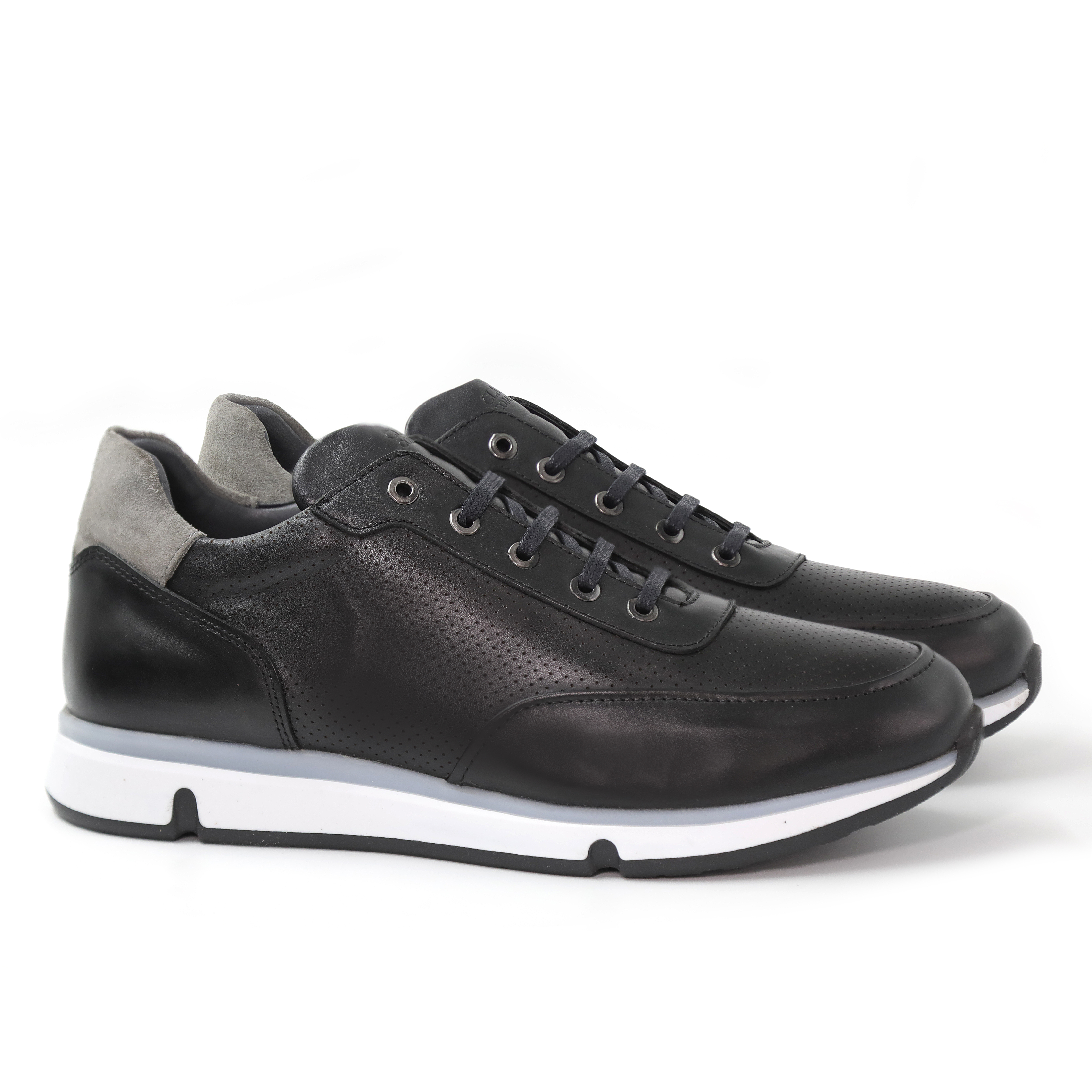 

Кроссовки мужские Clarks 22207084 черные 44 EU, Черный, 22207084