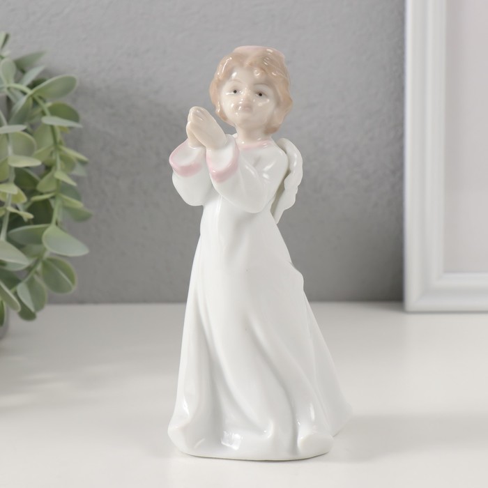 

Сувенир Ангел в белом платье со сложенными руками 7,5х8х16 см