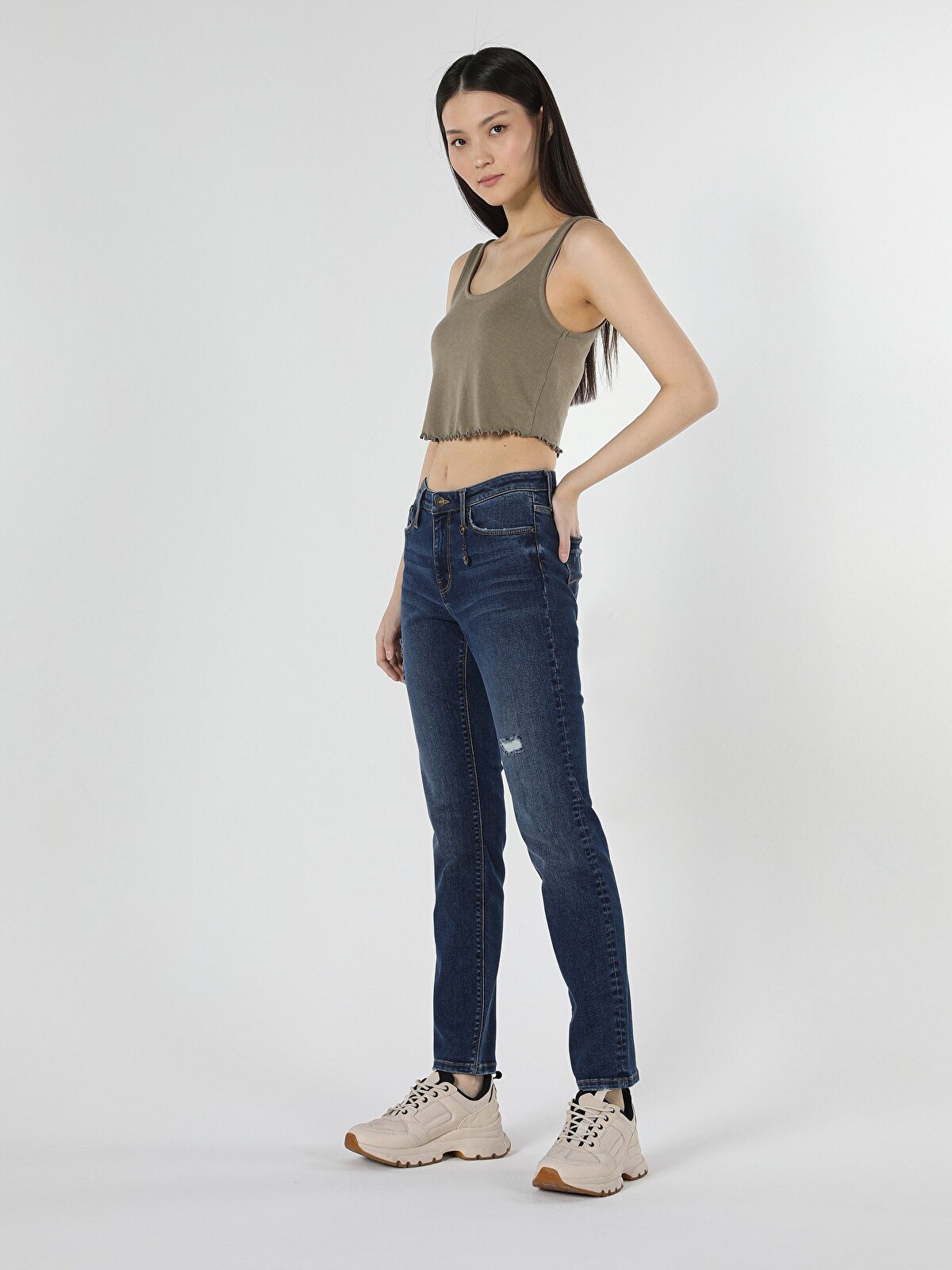 

Джинсы женские Colins CL1057887_Q1.V1_DN41775 синие 28-32 INT, Синий, CL1057887_Q1.V1_DN41775