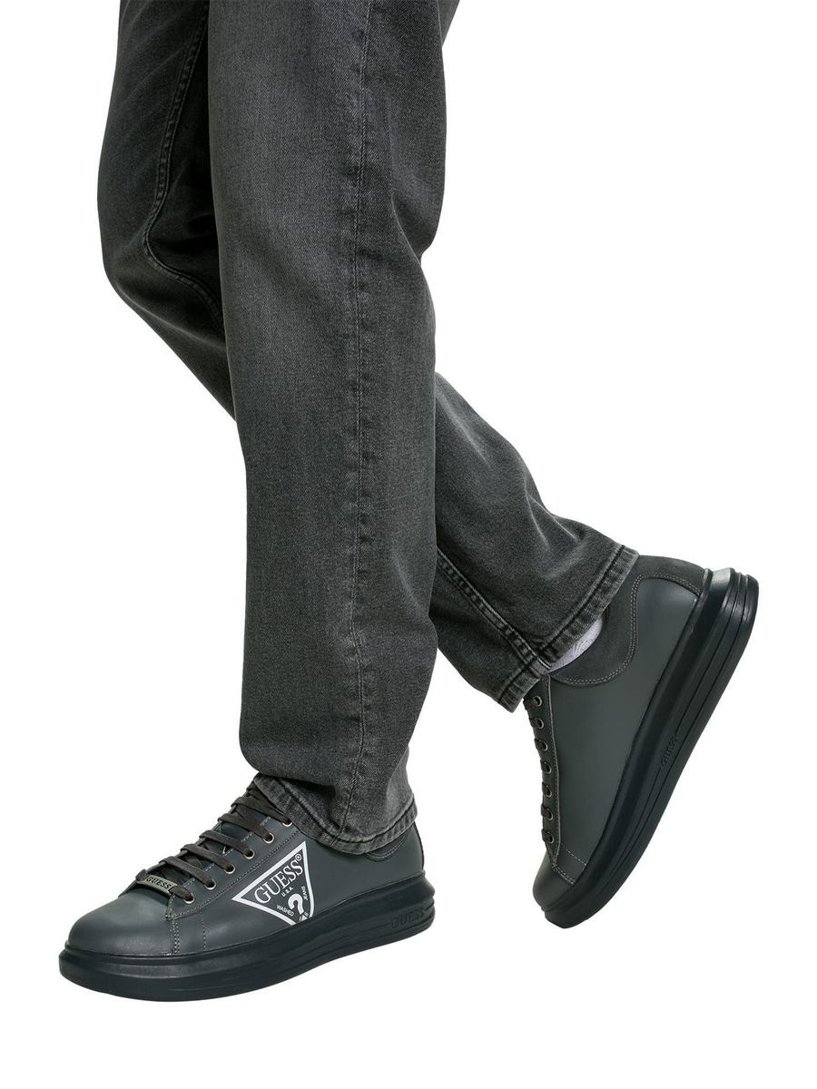 

Кеды мужские Guess 001394198 серые 41 EU, Серый, 001394198
