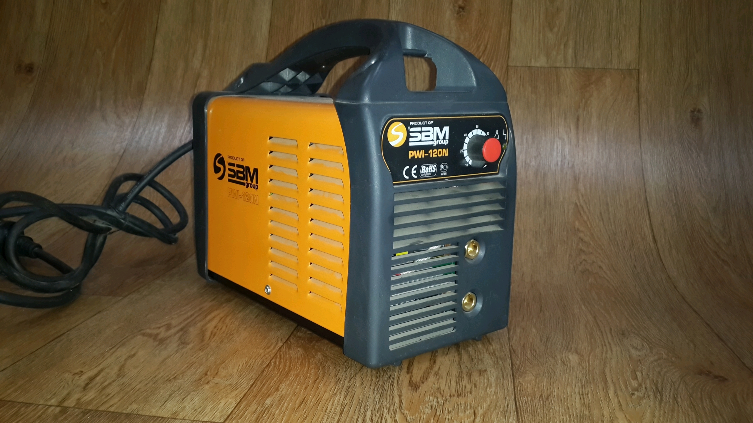 

SBM PWI-120N Сварочный аппарат инверторный