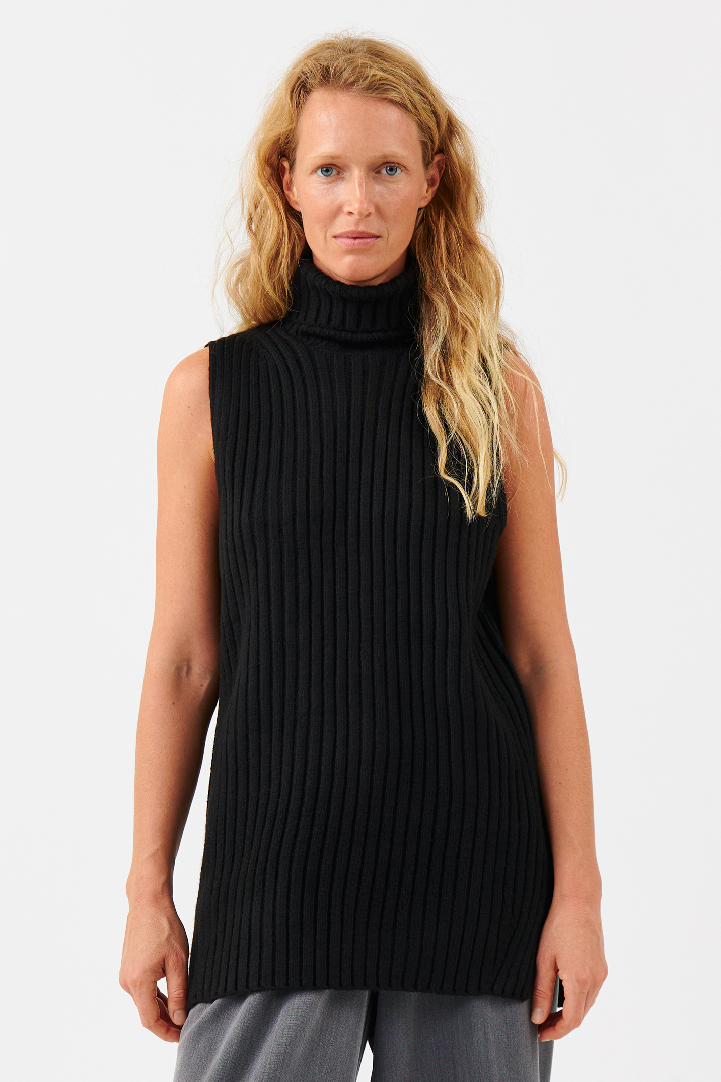 

Жилет женский Befree 2241035807-50 черный L/XL, 2241035807-50