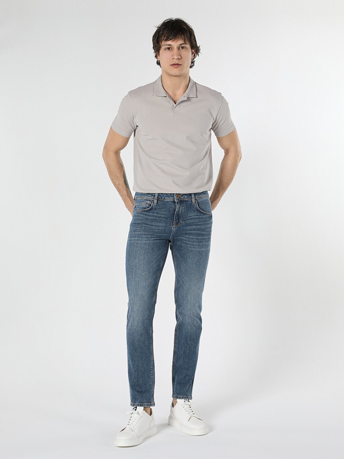 

Джинсы мужские Colins CL1058600_Q1.V1_DN41917 голубые 33-32 INT, CL1058600_Q1.V1_DN41917