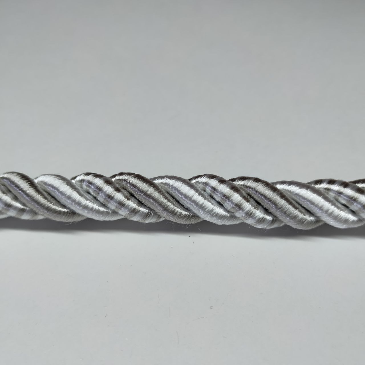 

Шнур декоративный idealtex Ш-30-3.2 , длина 30 м, диаметр 12 мм, Серый;белый, 3.2
