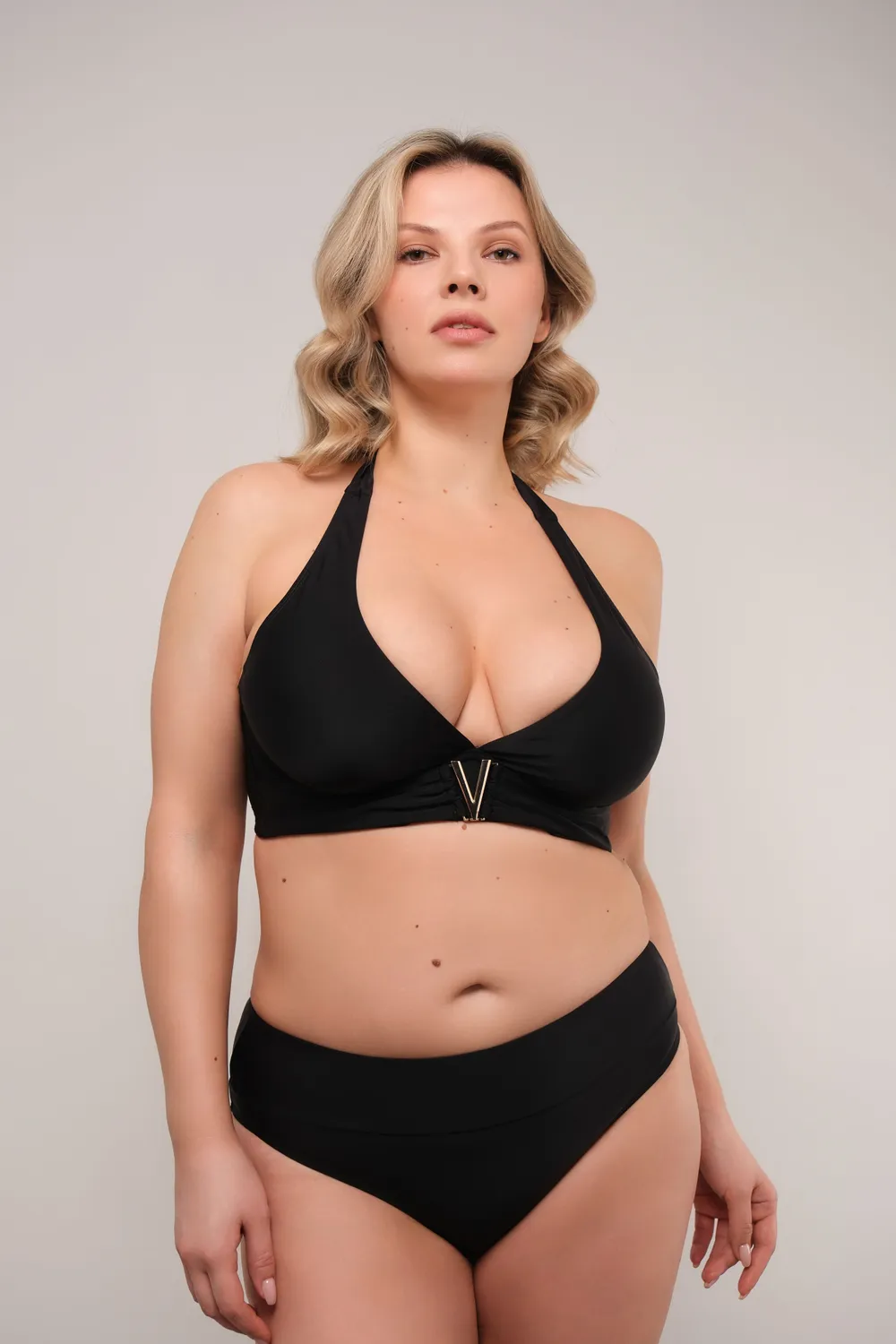 

Плавки женские DESEO 2.1.1.24.10.33.00951 черные 46 RU, Черный, 2.1.1.24.10.33.00951