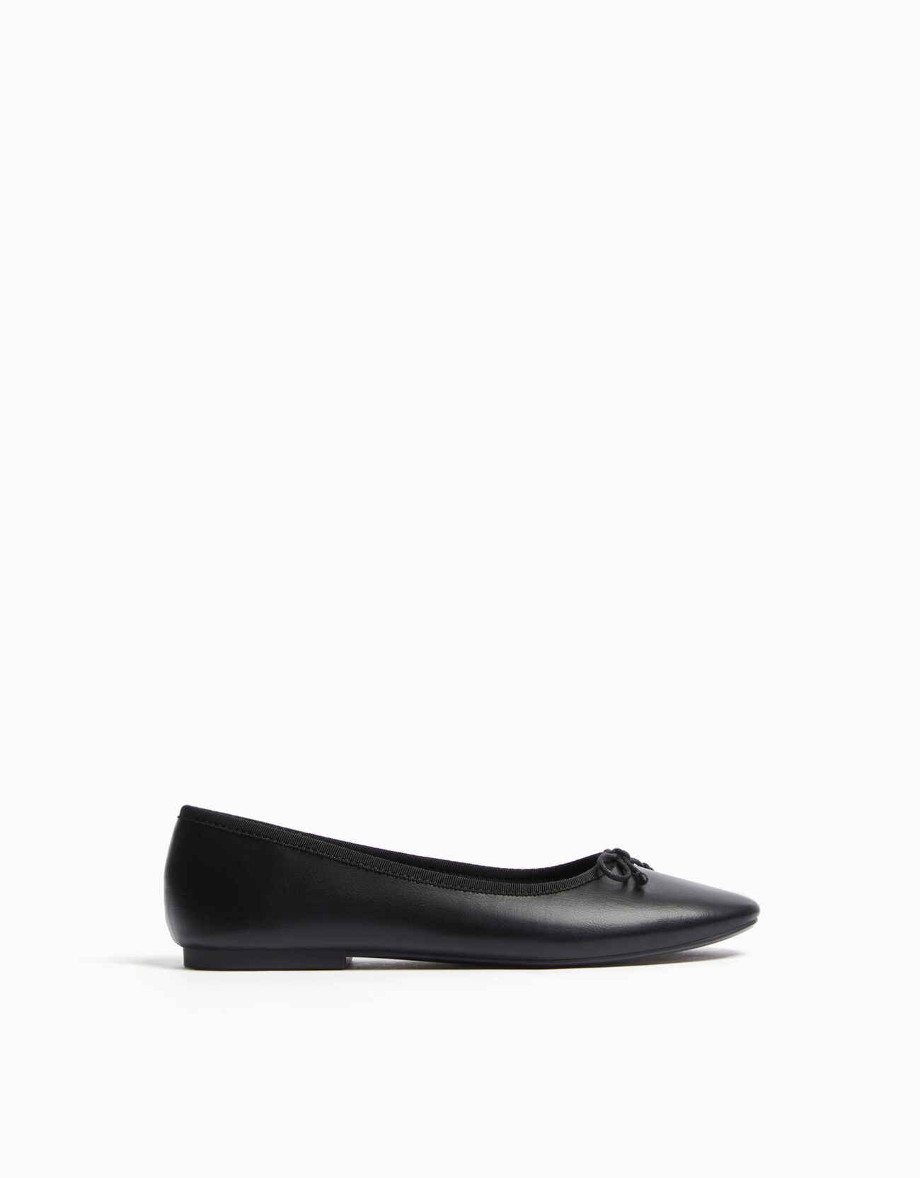 

Балетки женские Bershka 127550062-040 черные 41 EU, Черный, 127550062-040