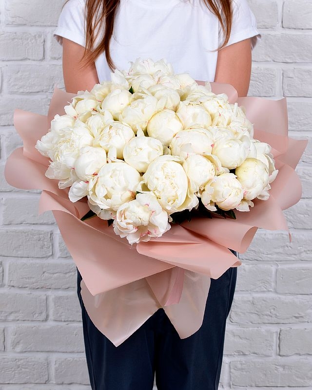 

Букет Studio Floristic из пионов Белый ангел 25 шт белый