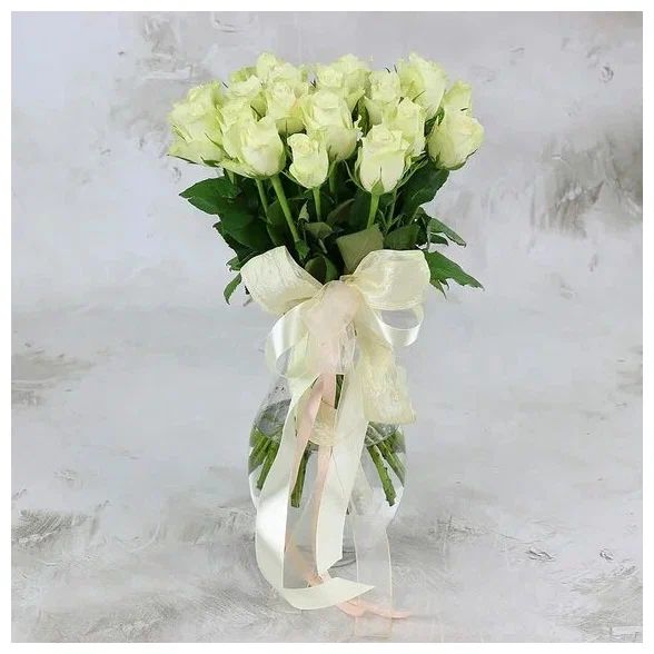 Букет живых цветов из 25 белых роз с лентой 40см, Букет Маркет,25 роз 40 см,R0015
