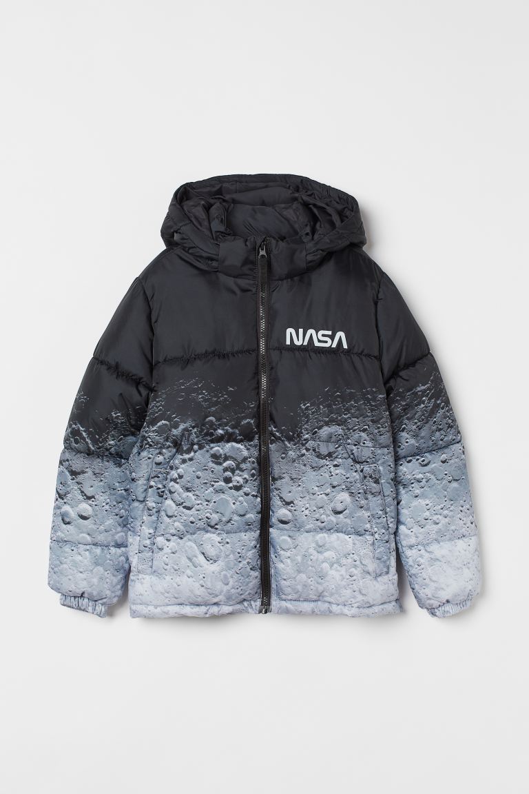 

Куртка детская H&M 0967521, цвет черный/разноцветный, размер 170 (доставка из-за рубежа), 0967521