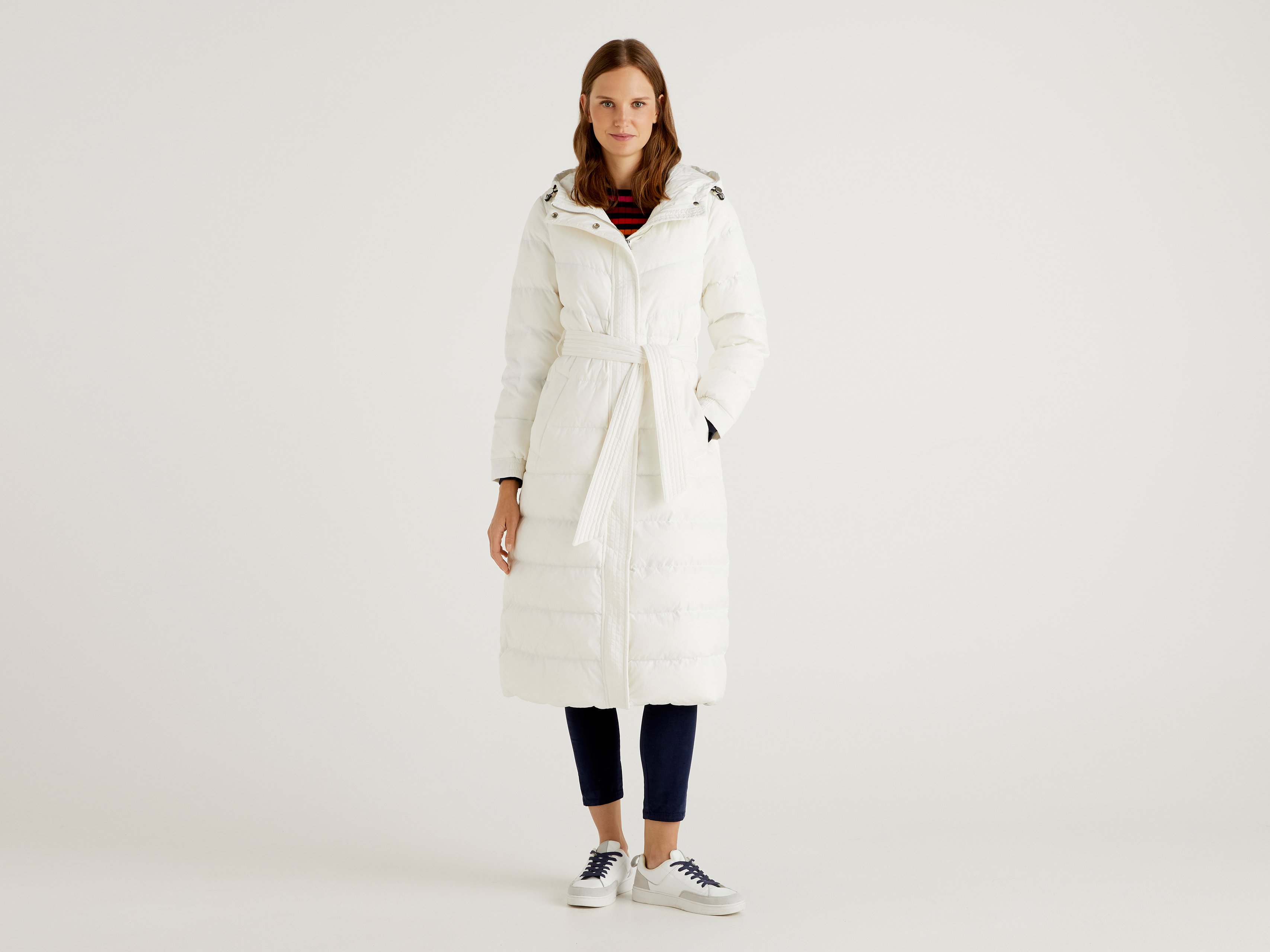 

Пуховик-пальто женский United Colors of Benetton 21A_25WU5K355 белый 50, 21A_25WU5K355