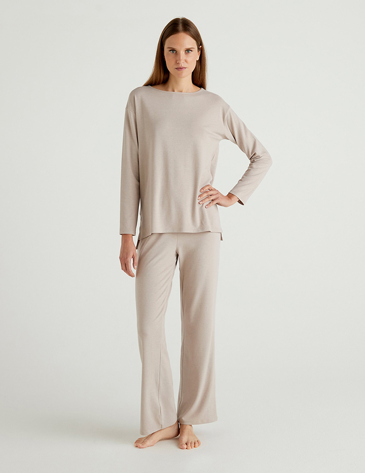 

Пижама женская United Colors of Benetton 21A_3L333P2G7 бежевая L, 21A_3L333P2G7