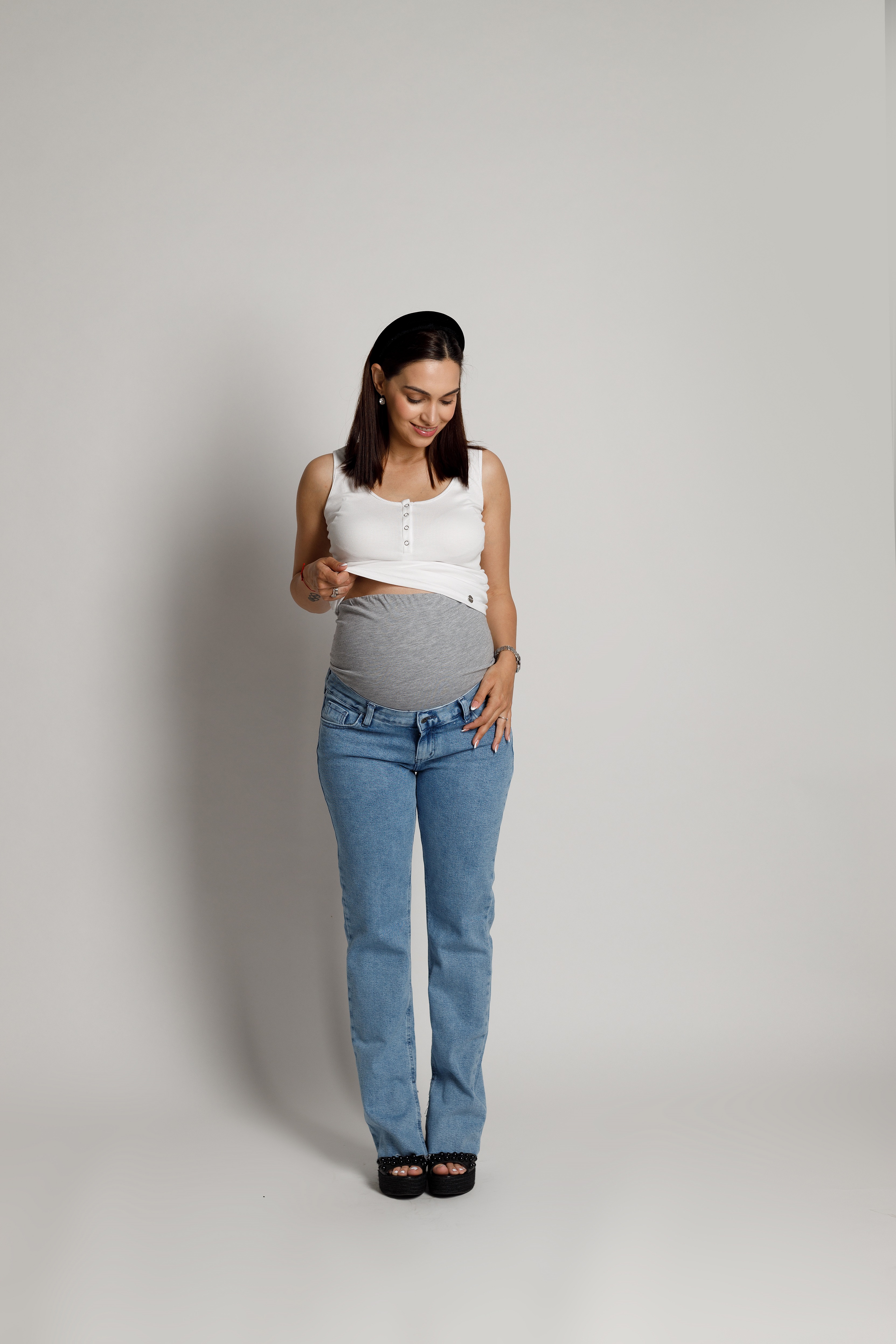 Джинсы для беременных женские Tibba Clothes Jeans for pregnant women MISHA голубые 44 EU