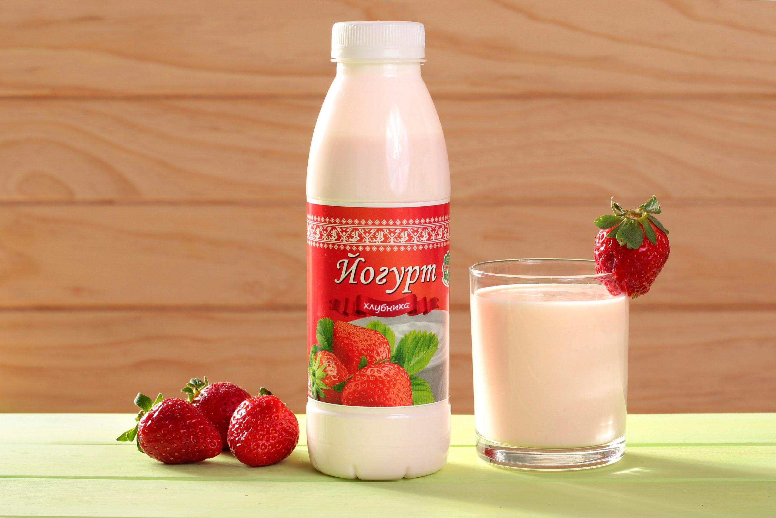

Питьевой йогурт Гармония дня с клубникой 2,5% 450 г