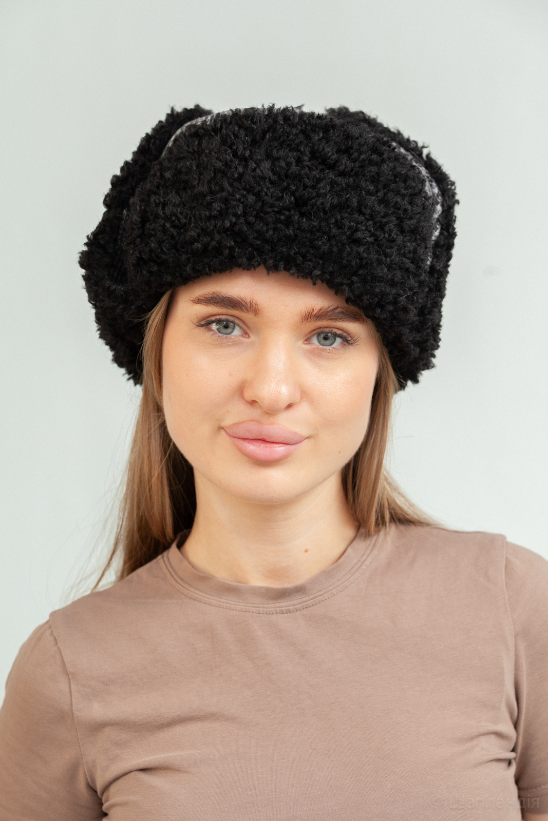 

Шапка женская Шапландия Скиф серая, р.57-58, Серый;черный, Скиф
