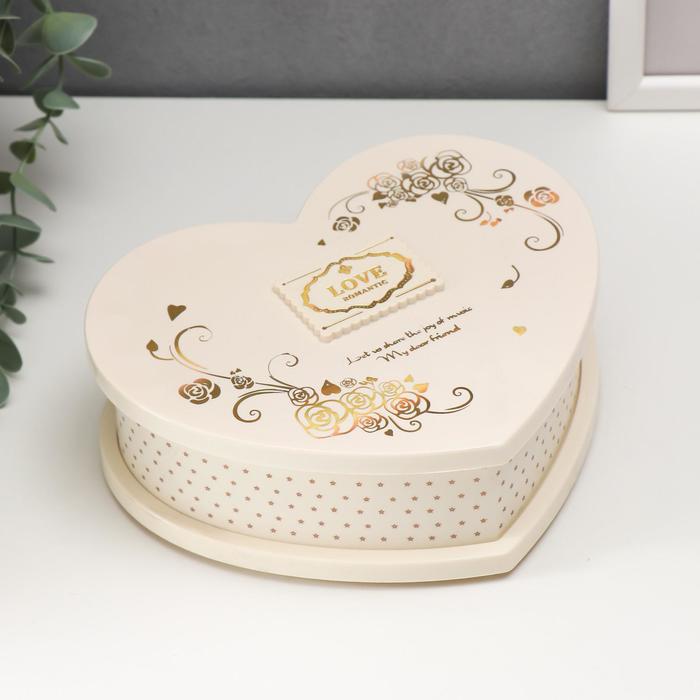 

Шкатулка музыкальная механическая "Сердце с золотыми узорами" МИКС 6,5х19,5х16 см