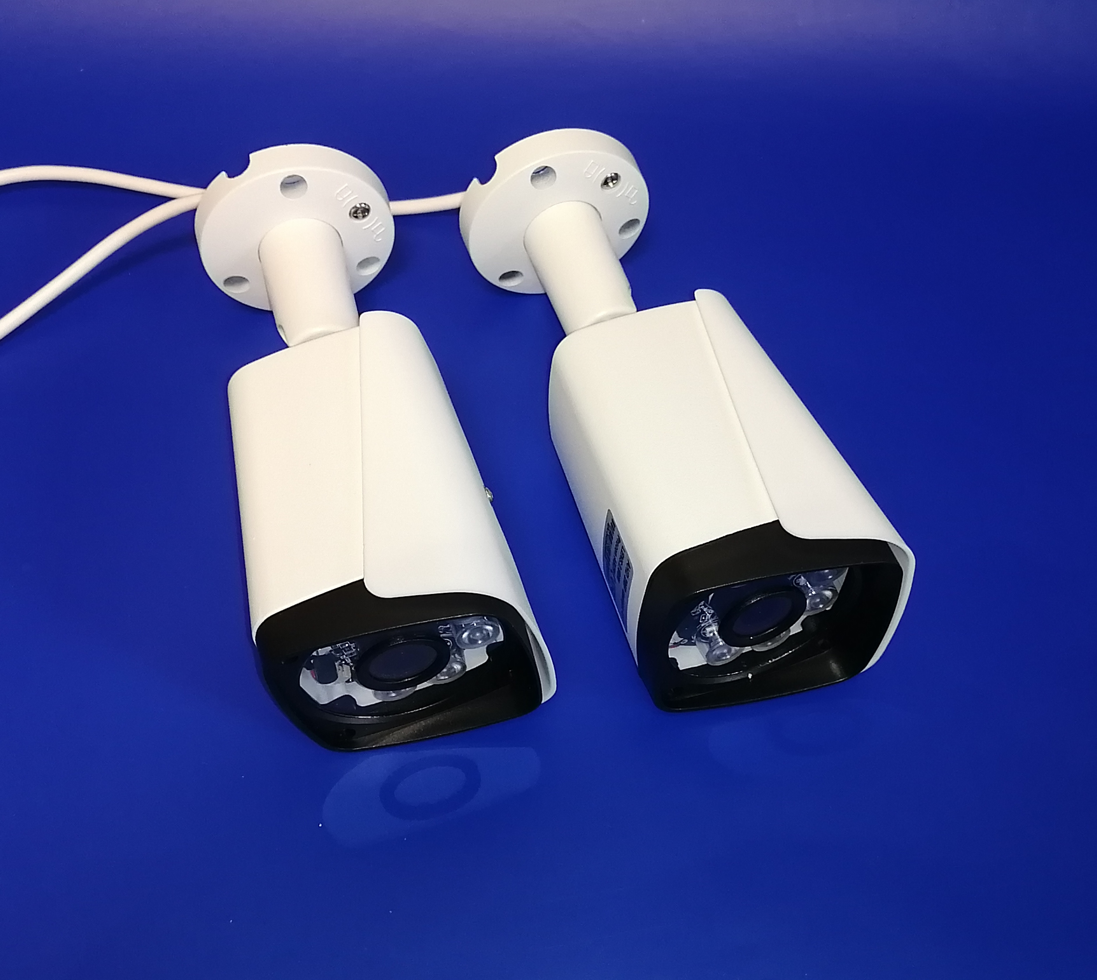 

Камера видеонаблюдения 2MP AHD Procon 2.8 IR IP66 (Комплект из 2шт.)