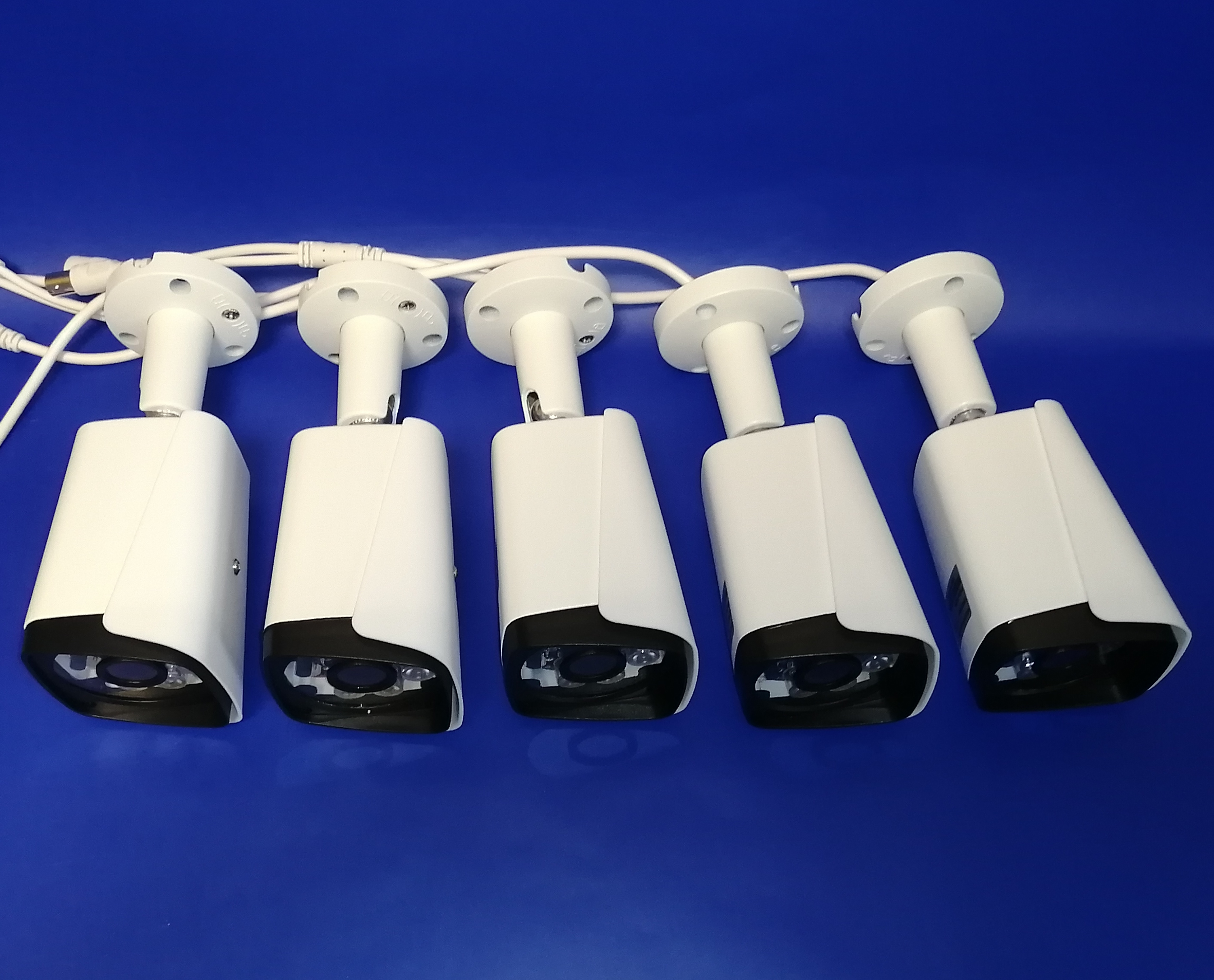 

Камера видеонаблюдения 2MP AHD Procon 2.8 IR IP66 (Комплект из 5шт.)
