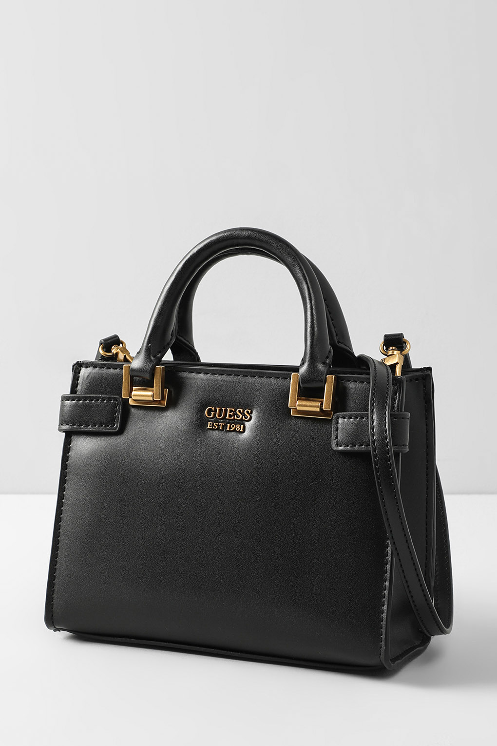

Сумка женская Guess HWVB84 19760, черный, HWVB84 19760