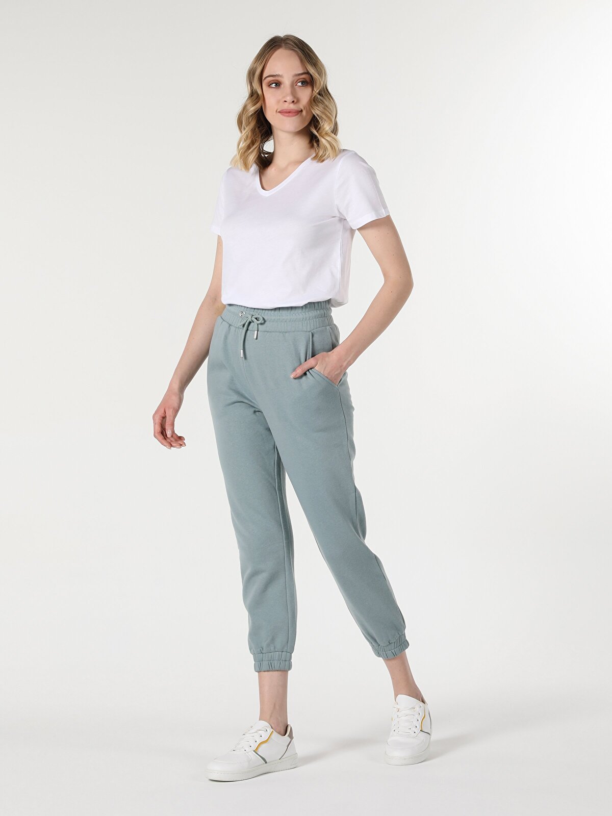

Спортивные брюки женские Colins CL1057399_Q1.V1GR зеленые L, CL1057399_Q1.V1GR
