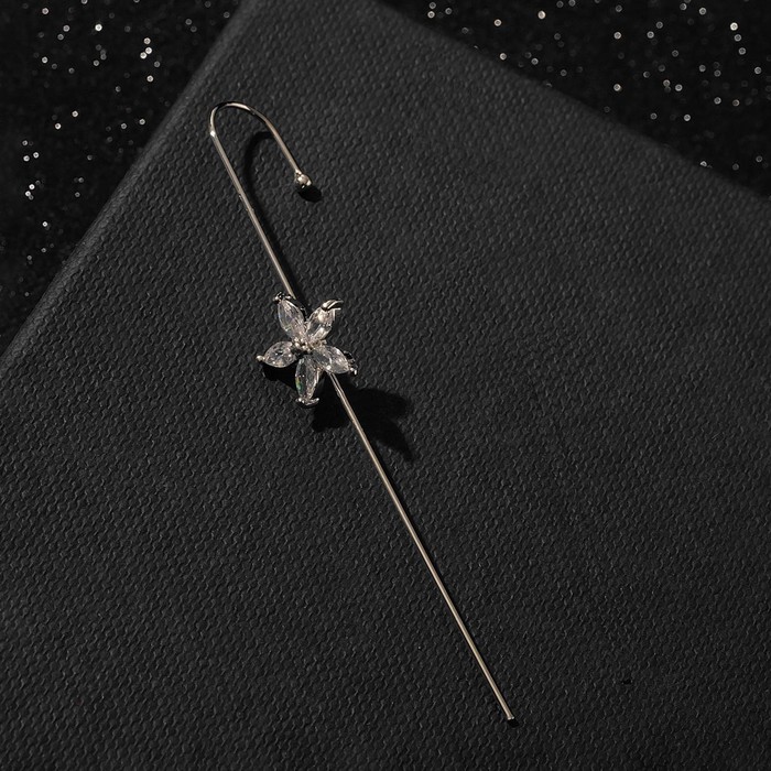 

Серьгииз бижутерного сплава Queen Fair Цветы, стразы, Цветы
