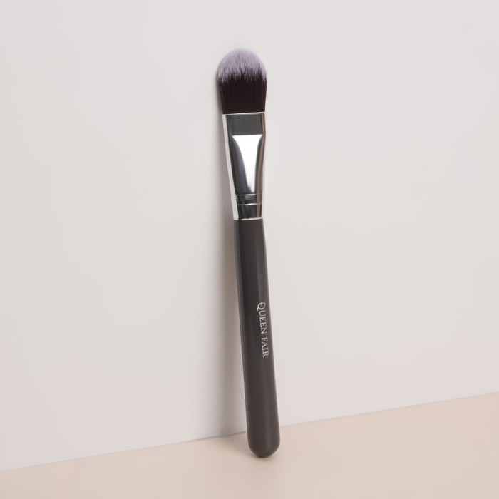 Кисть для макияжа «Brush GRAPHITE», 17 см, цвет тёмно серый/серебристый