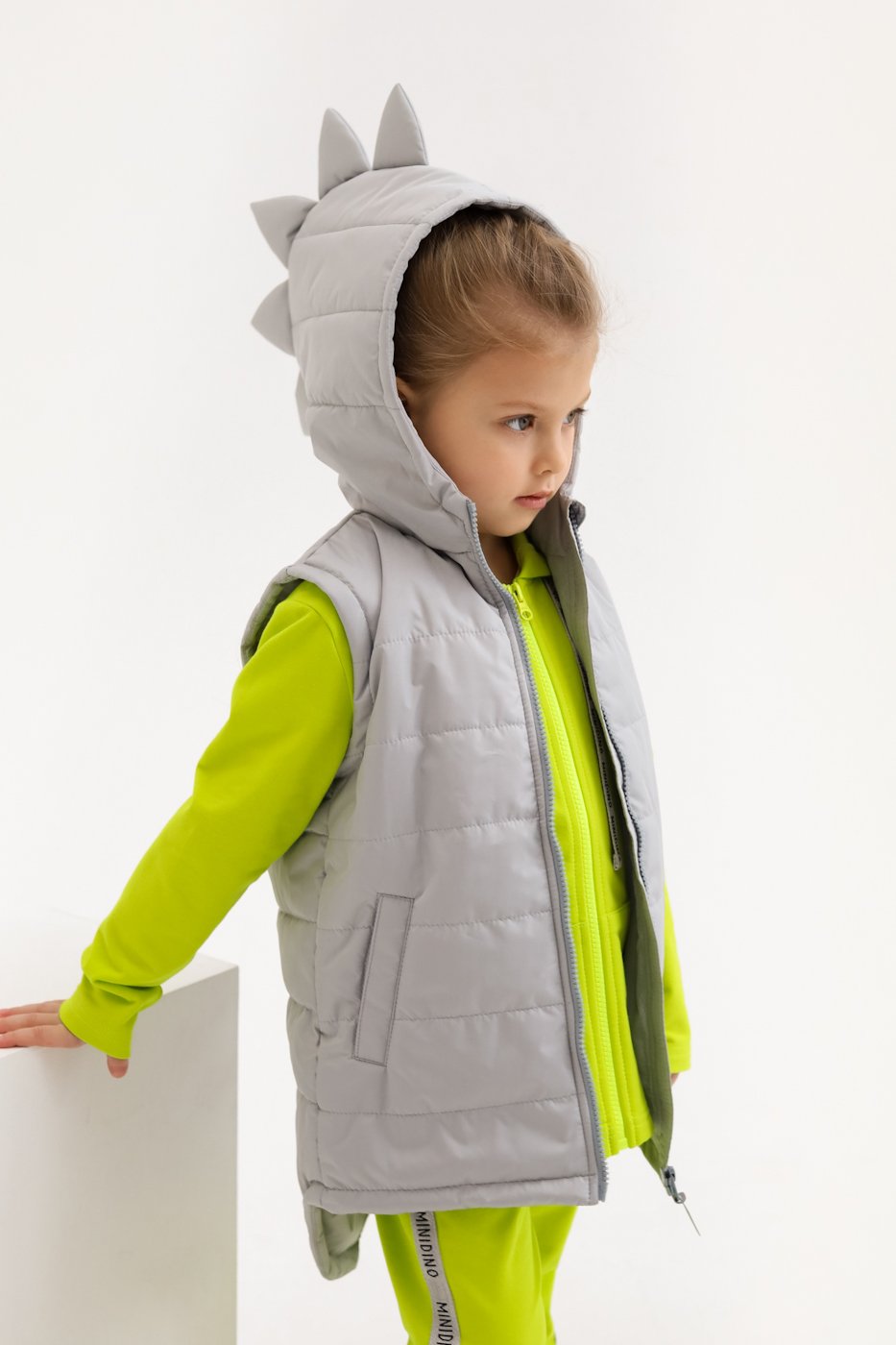 

Жилет детский Minidino М010, серебро, 98, Серебристый, М010
