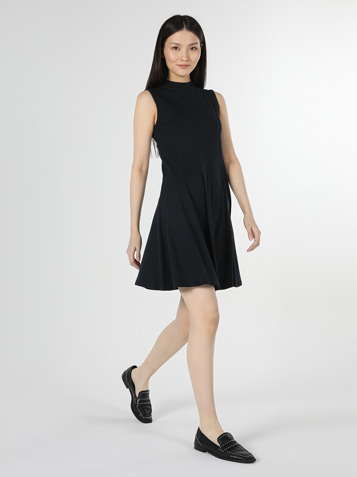 Платье Colins CL1058180_Q1.V1 черное M