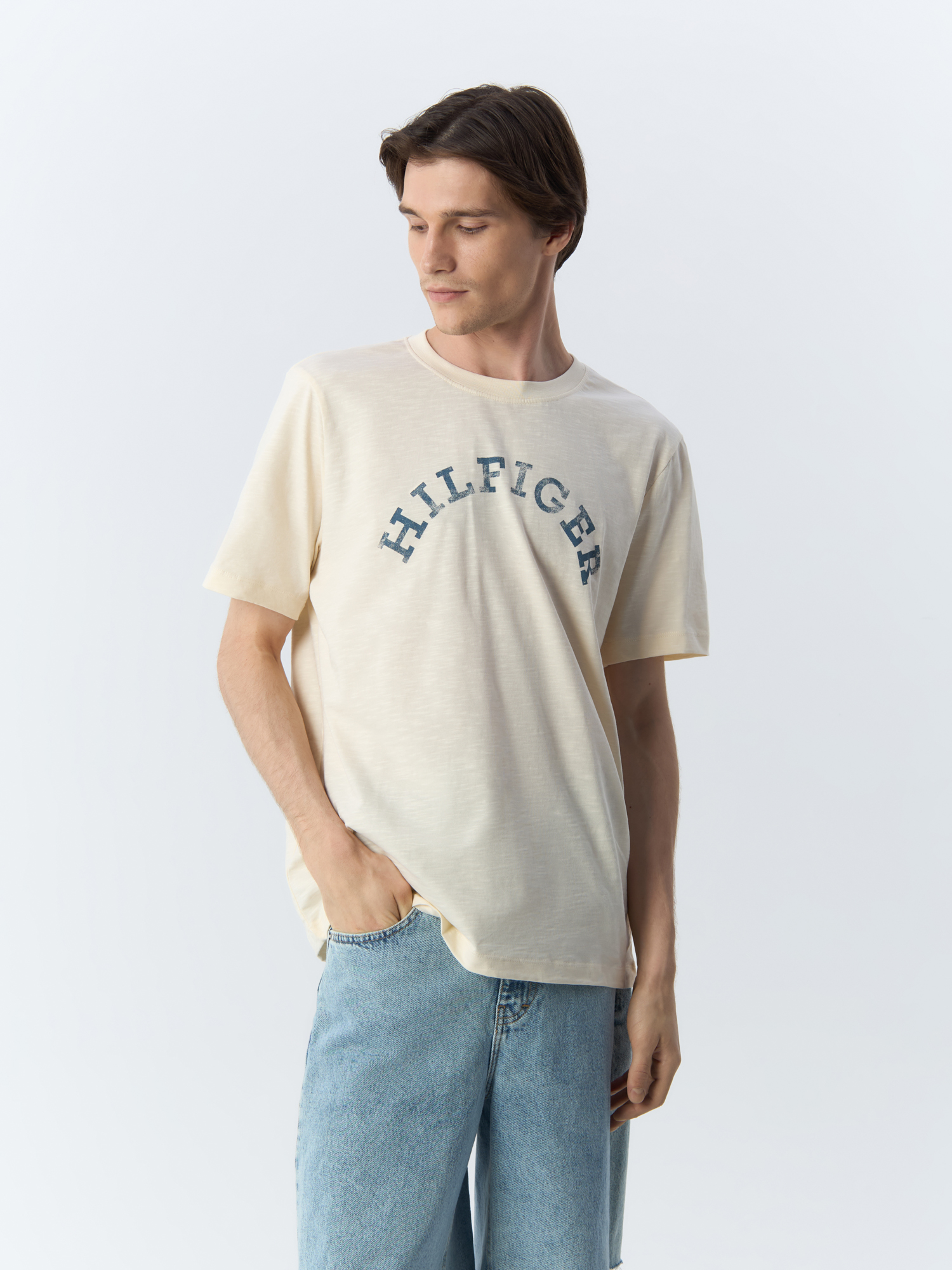 

Футболка мужская Tommy Hilfiger MW0MW34432AEF бежевая M, Бежевый, MW0MW34432