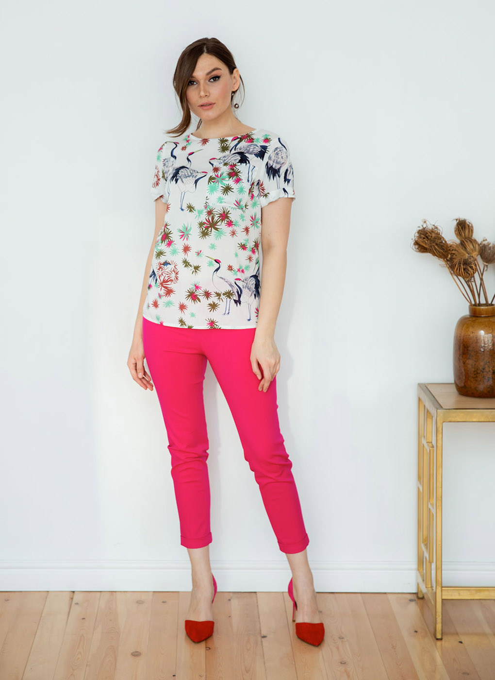 

Брюки женские Avelontailor 54272 розовые 42 RU, 54272