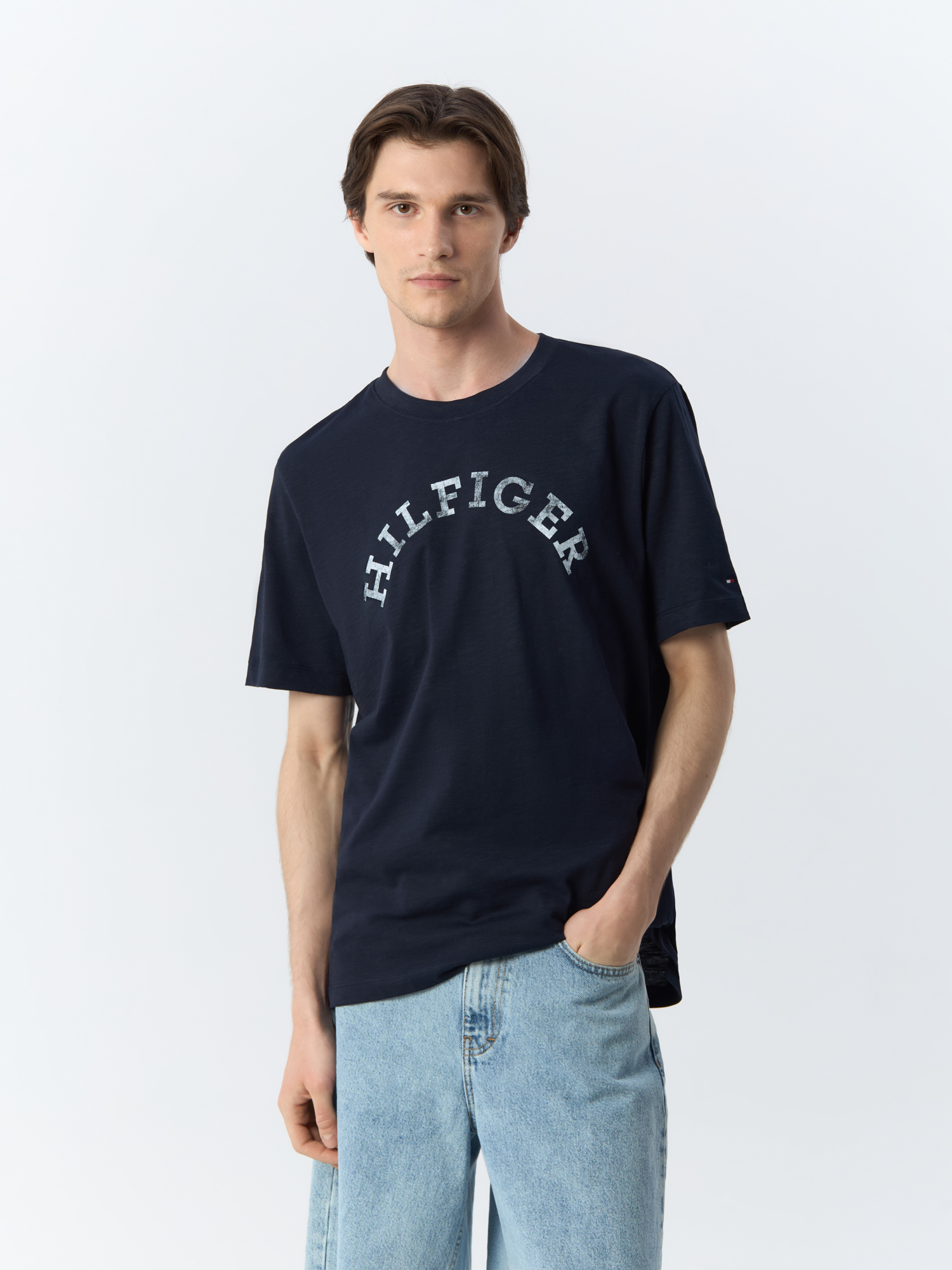 

Футболка мужская Tommy Hilfiger MW0MW34432DW5 синяя M, Синий, MW0MW34432