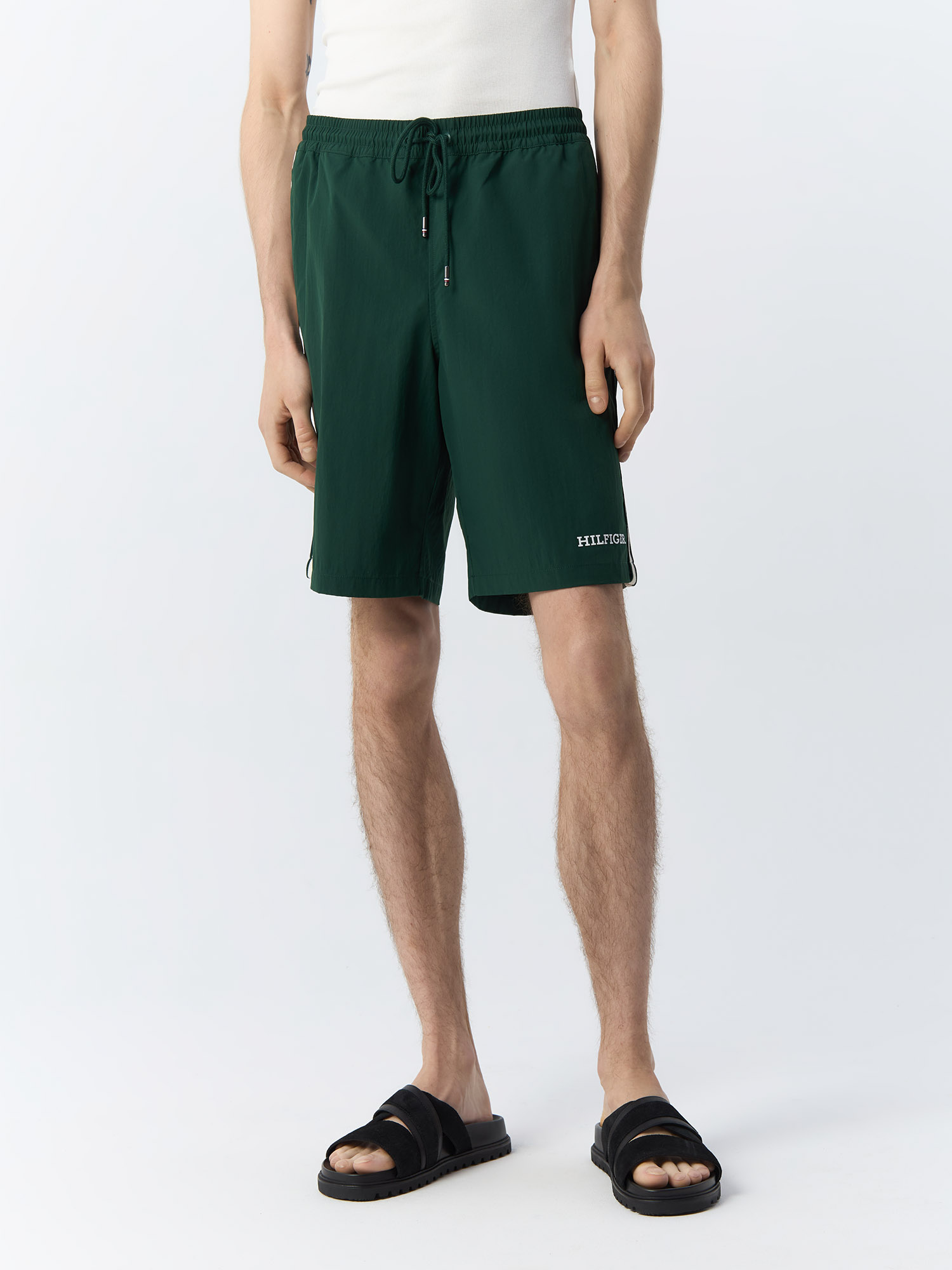 

Повседневные шорты мужские Tommy Hilfiger MW0MW34499MBP зеленые 32, Зеленый, MW0MW34499