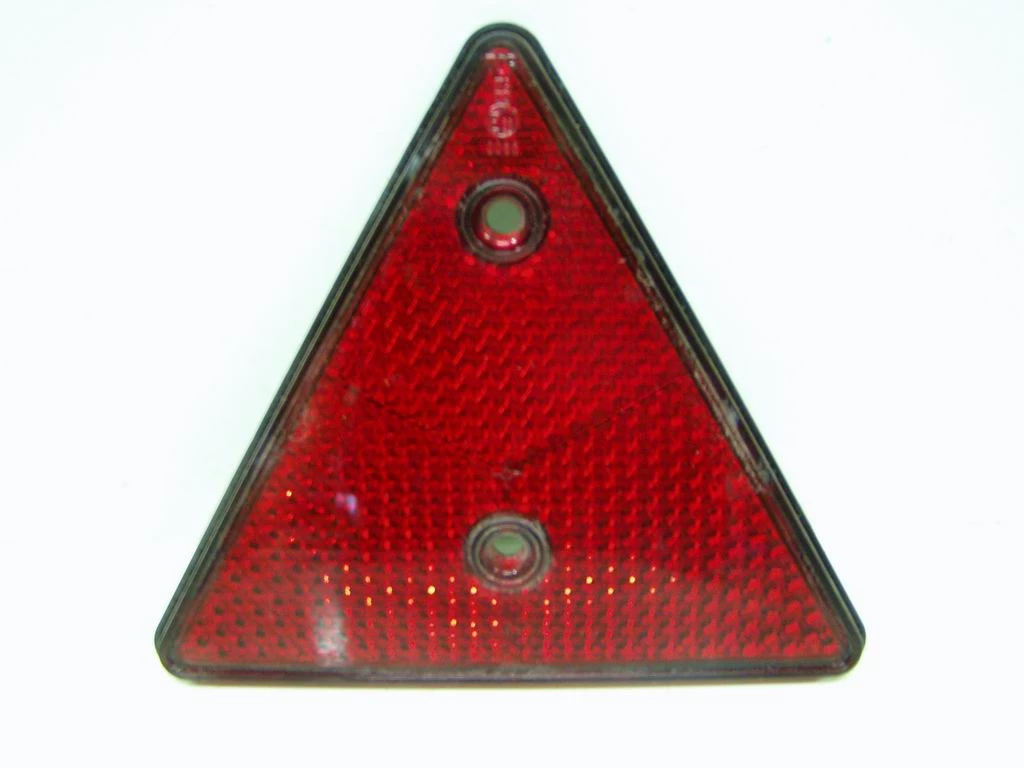 

Катафот брызговика заднего