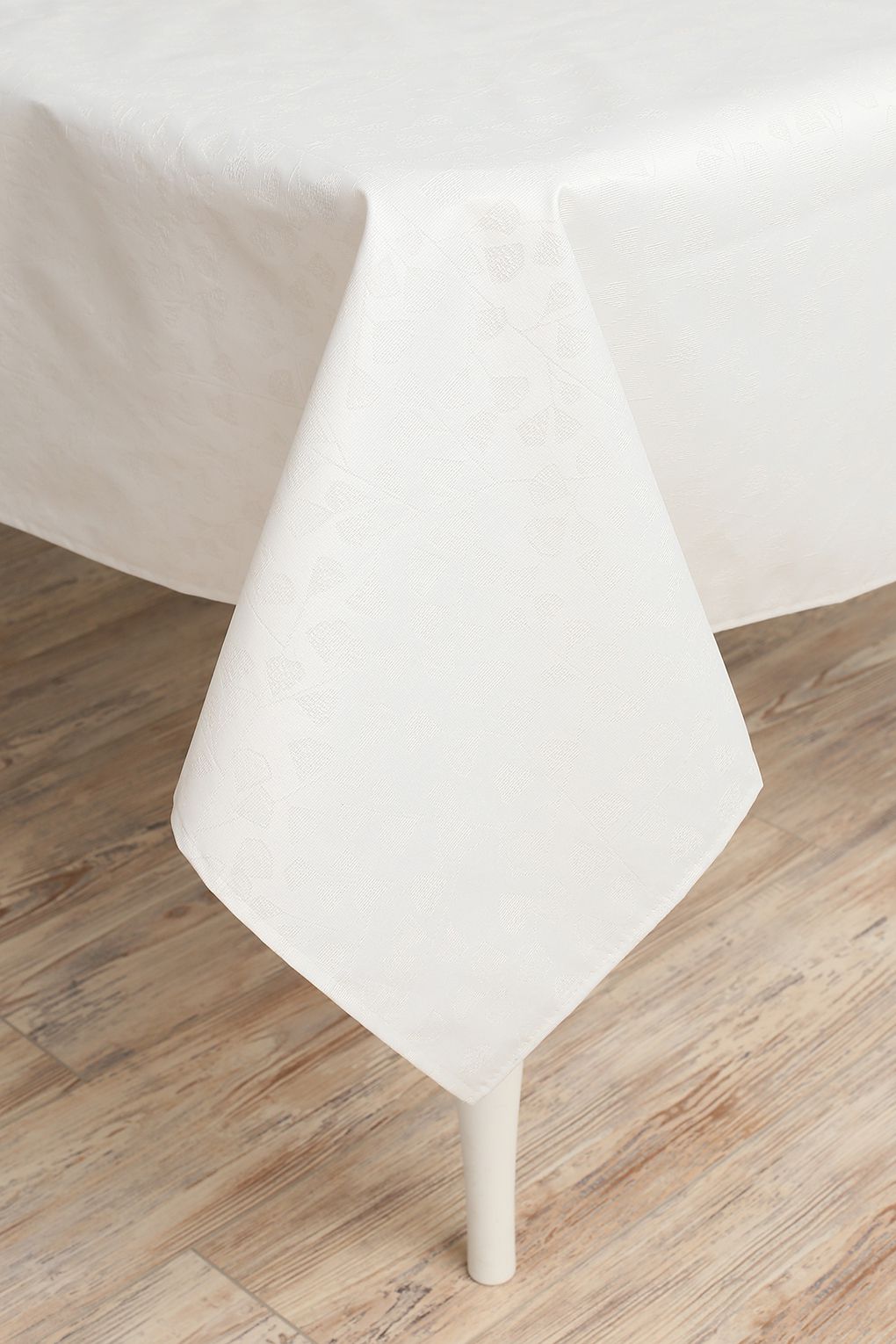 

COPRBOPL1.60X2.50 скатерть Aitana (бежевый, серебряный) (160X250 см.) Bonard Plata
