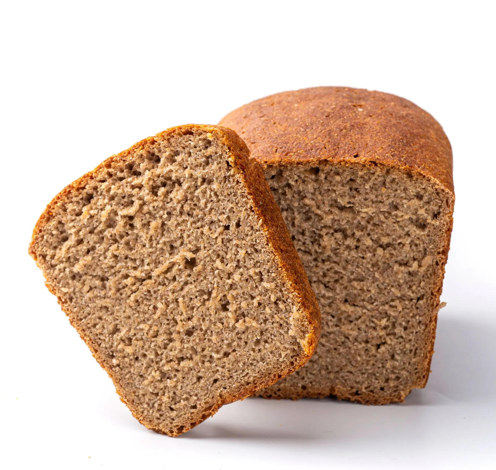 Ржаной хлеб в магазине. Ржано-пшеничный хлеб с отрубями. Черный хлеб. Черный ржаной хлеб. Хлеб Житный.