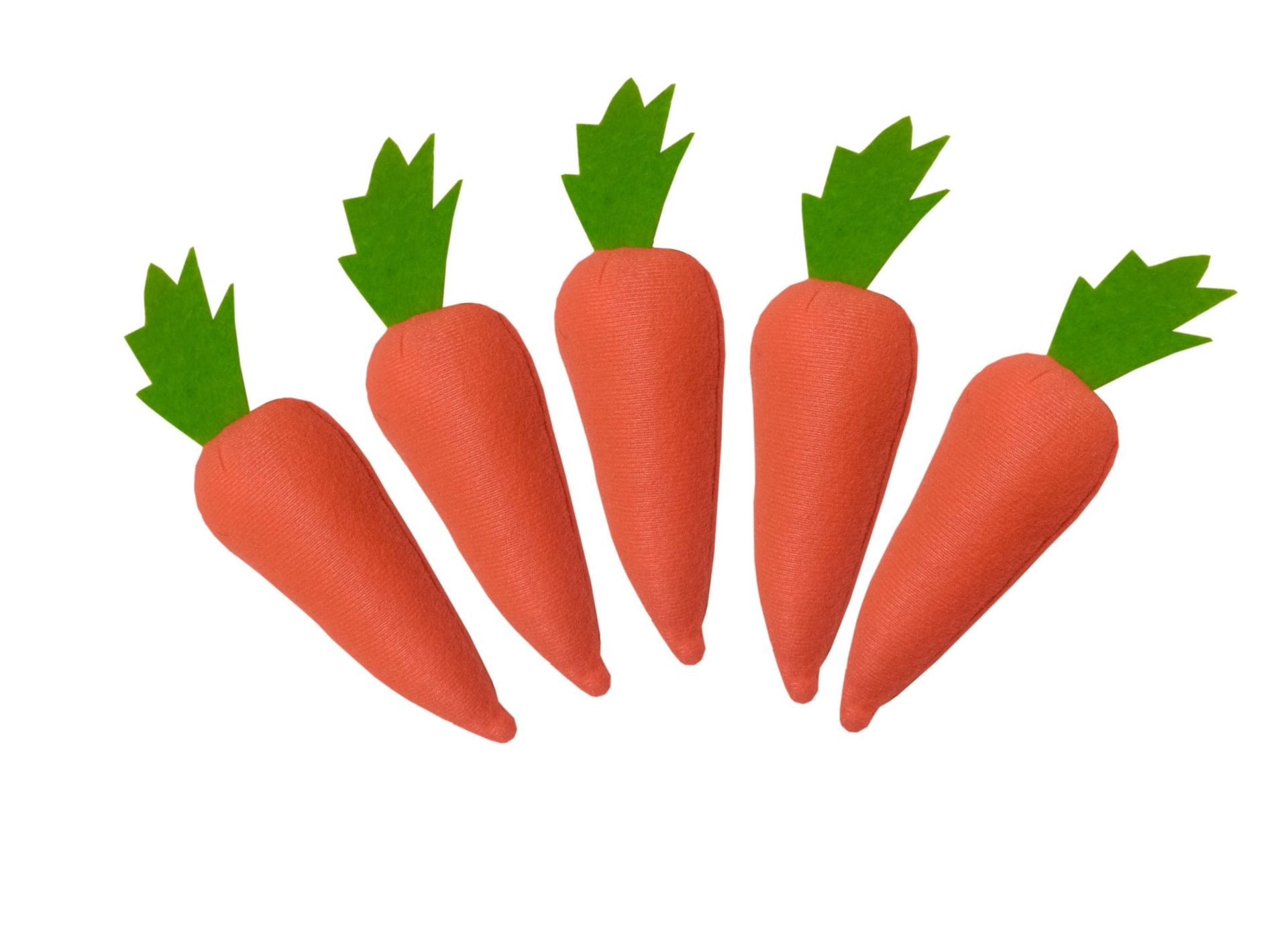 Игрушечная морковка
