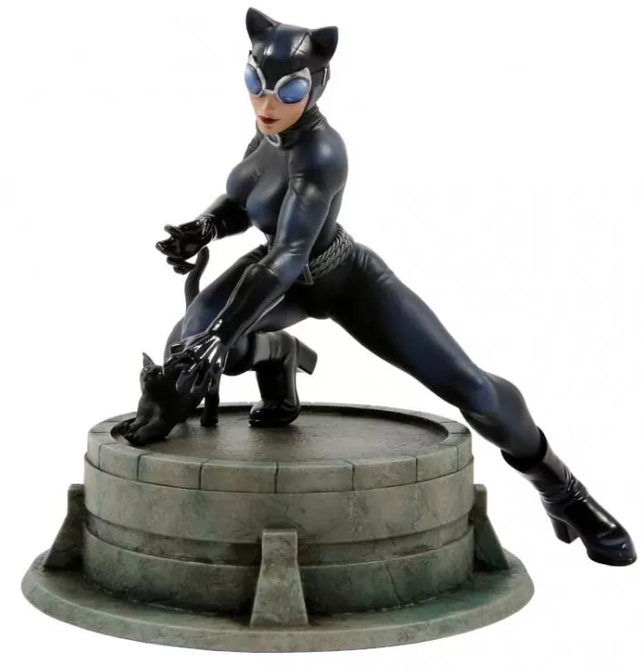 фото Фигурка chronicle collectibles catwomen