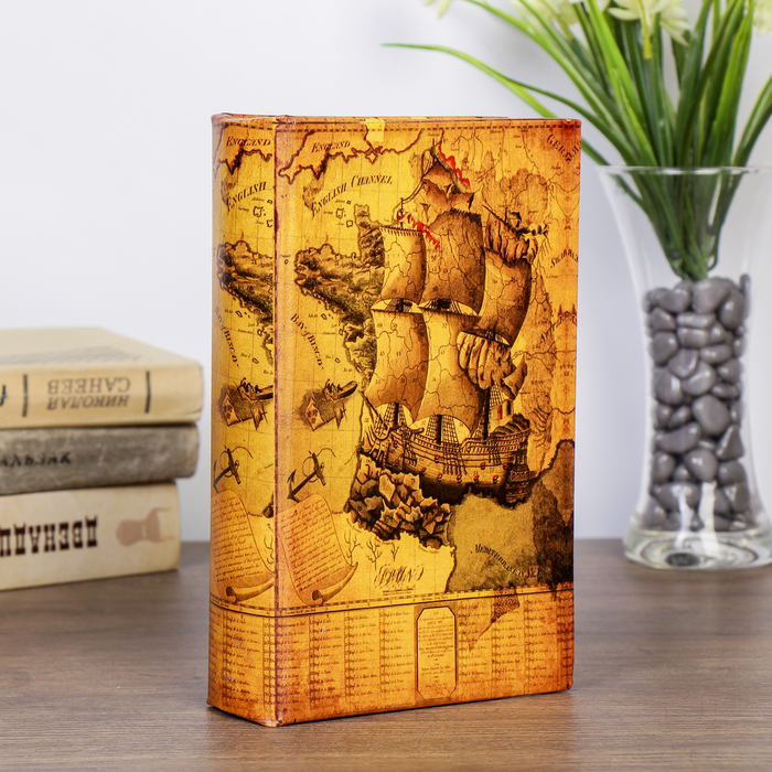 

Сейф-книга дерево кожа "Морской круиз" 21х13х5 см