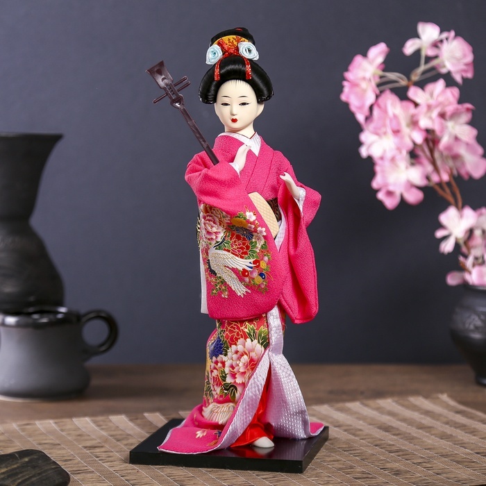 Кукла Японка в кимоно с музыкальным инструментом, 30х12,5х12,5 см