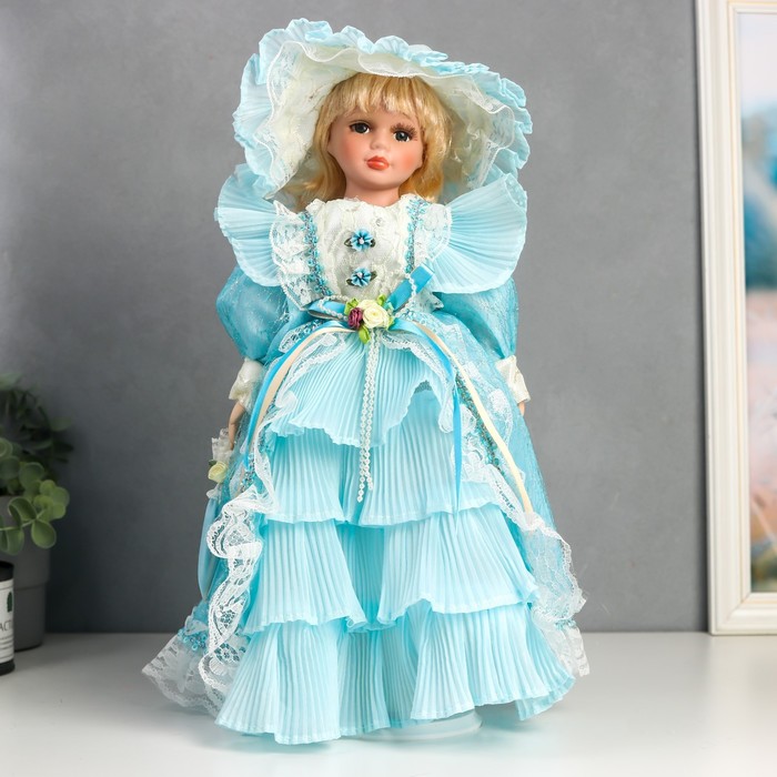 фото Кукла керамика, леди виктория в голубом платье с рюшами 40 см nobrand