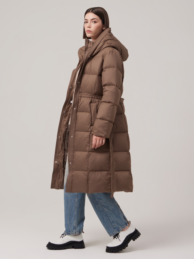 

Пуховик женский Eleganzza 1241123007 коричневый 50 RU, 1241123007