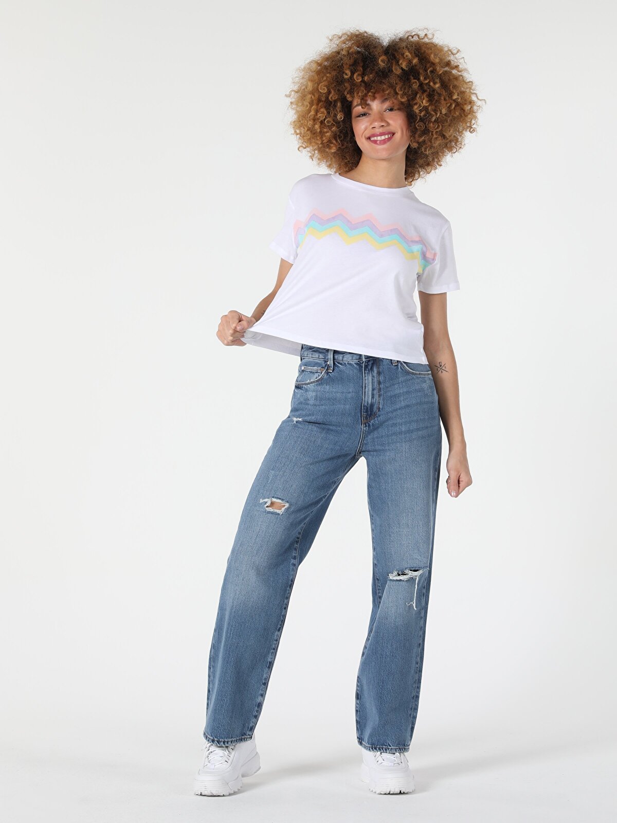 

Футболка женская Colin's CL1057788_Q1.V1 белая XS, Белый, CL1057788_Q1.V1