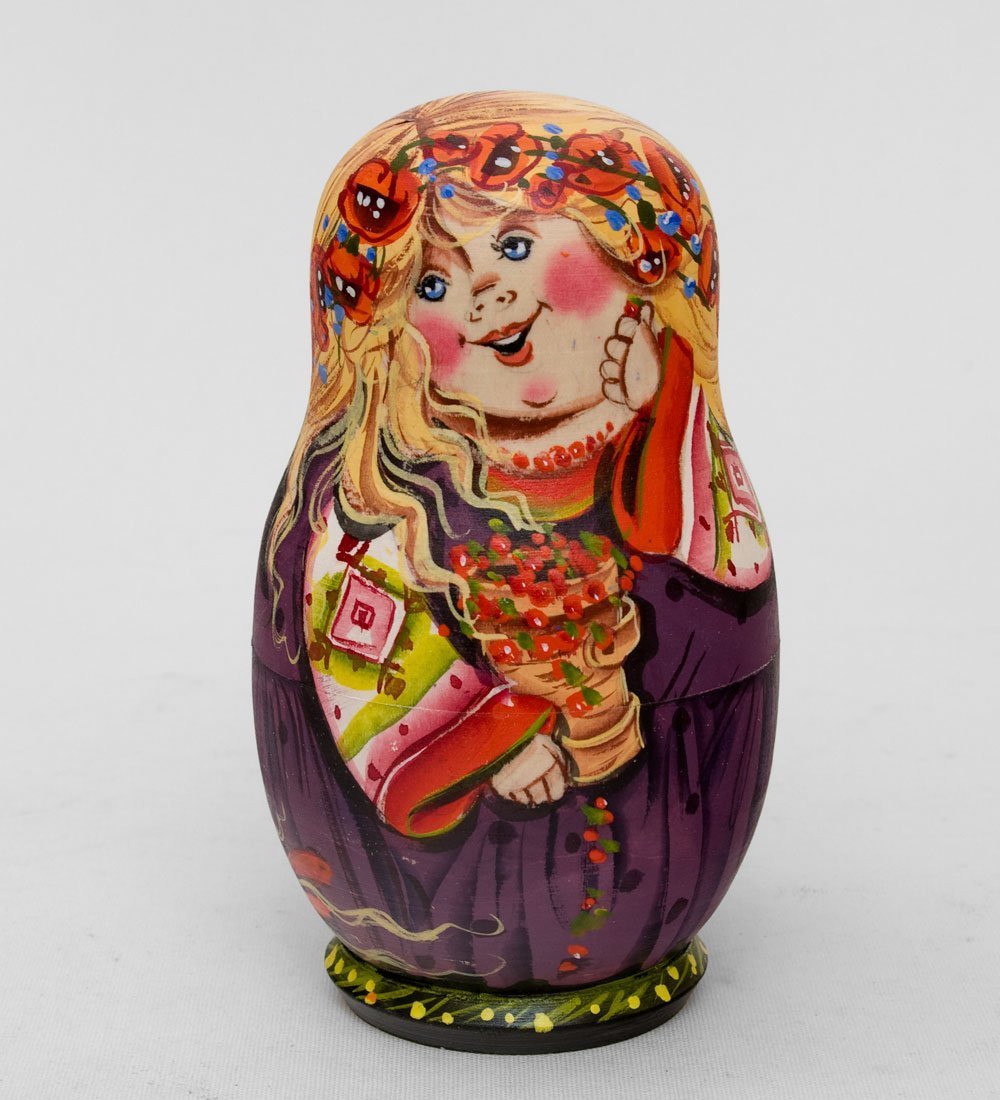 

Матрешка Маки в лукошке