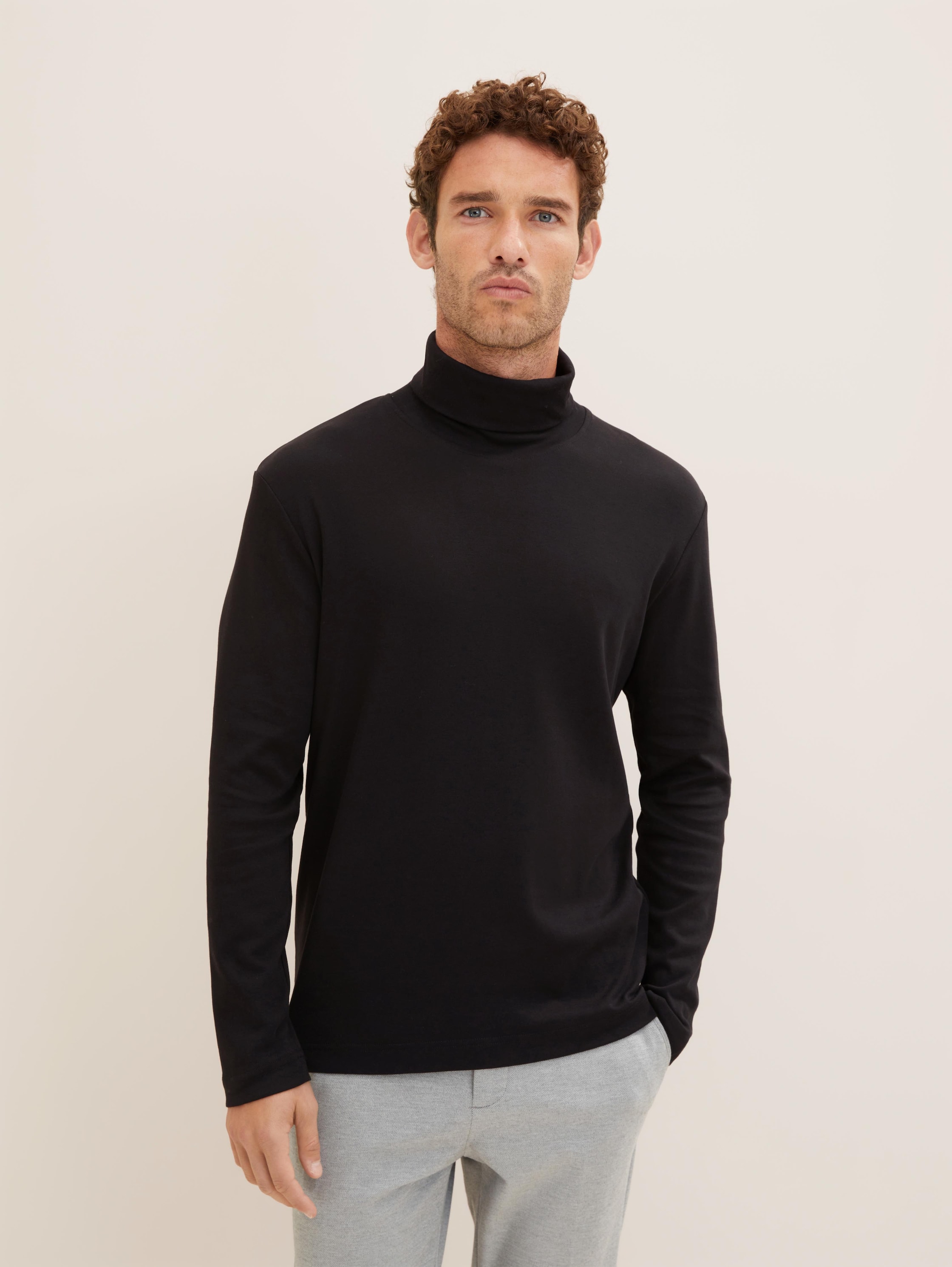 

Лонгслив мужской TOM TAILOR 1034387 черный XL, 1034387