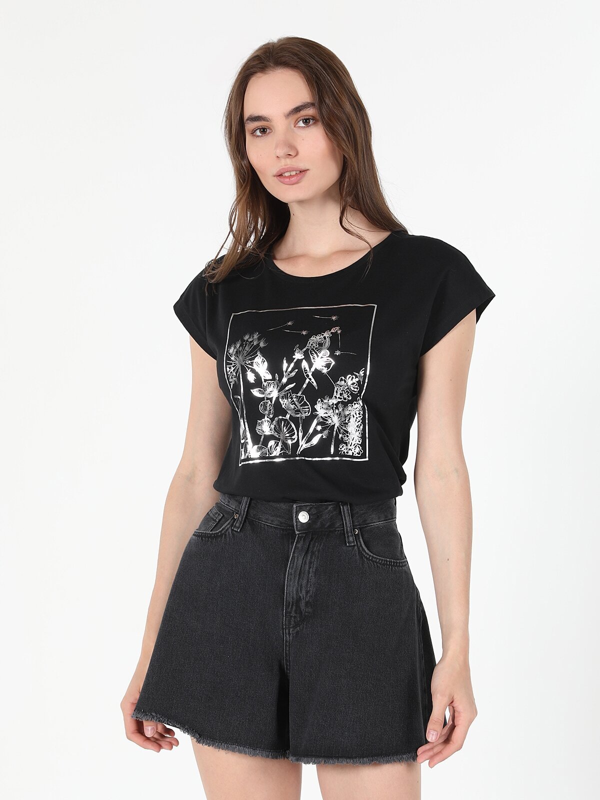 

Футболка женская Colins CL1058978_Q1.V1 черная S, CL1058978_Q1.V1