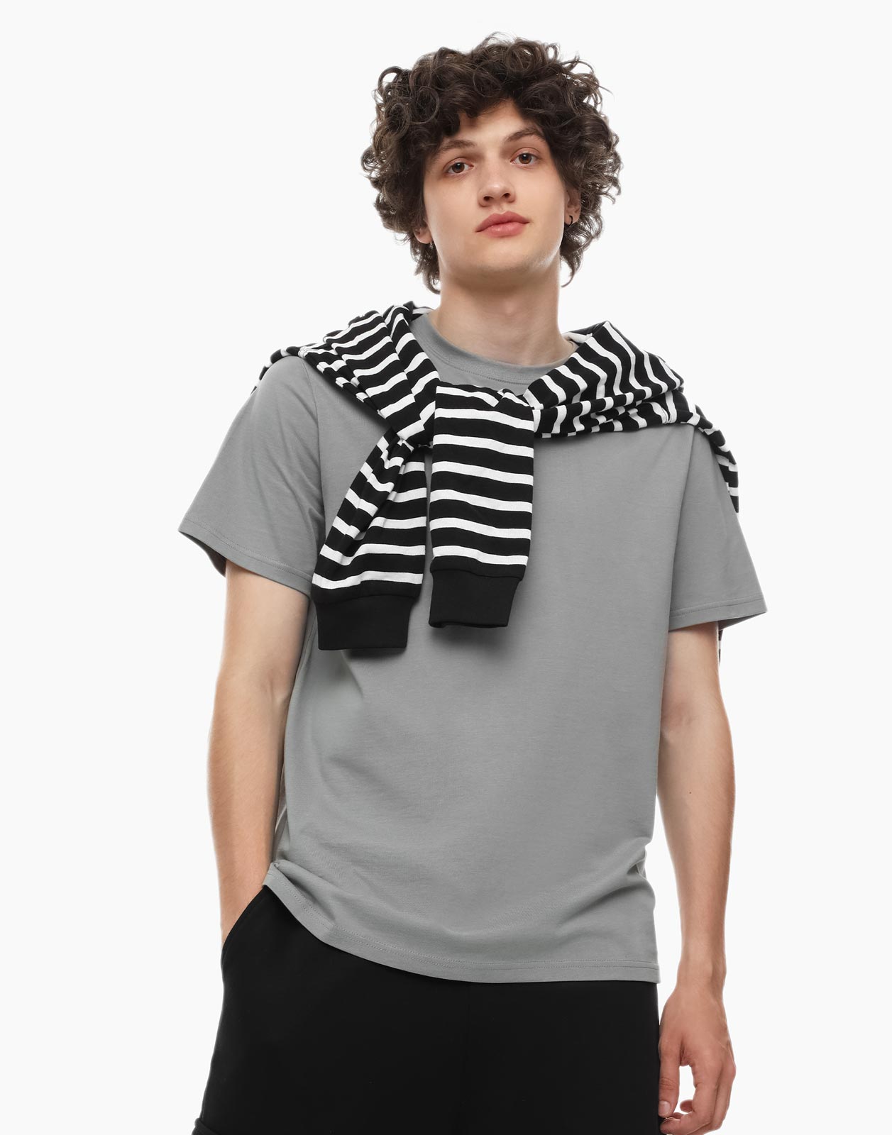 

Футболка мужская Gloria Jeans BKT012110 серая XS, Серый, BKT012110