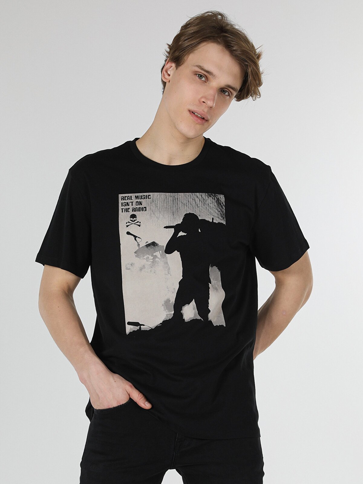 

Футболка мужская Colins CL1058843_Q1.V1 черная XL, Черный, CL1058843_Q1.V1