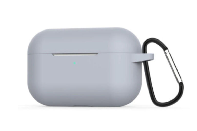 

Силиконовый чехол с карабином держателем для AirPods 3 2021 светло-серый