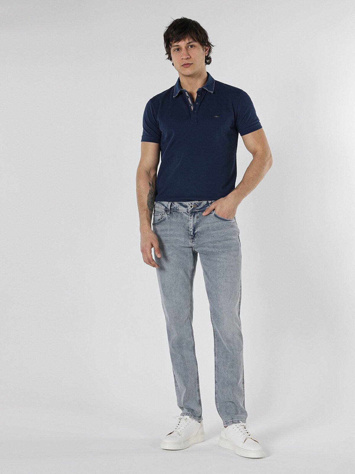 

Джинсы мужские Colins CL1059200_Q1.V1_DN03855 серые 32-34 INT, CL1059200_Q1.V1_DN03855